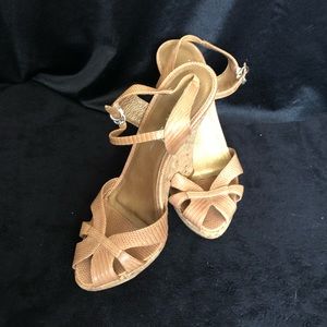 DKNY TAN LEATHER CORK SHAPED WEDGE HEEL SANDALS.
